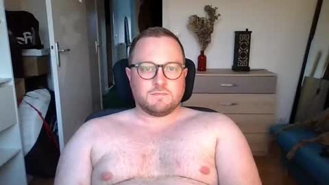 Snapshot of jeuneloup92 chatting on September 24, 6:00 pm jeuneloup92 online show from September 24, 6:00 pm