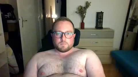 Snapshot of jeuneloup92 chatting on October 22, 7:02 pm jeuneloup92 online show from October 22, 7:02 pm