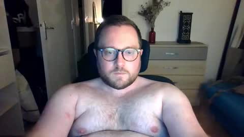 jeuneloup92 online show from January 14, 5:40 pm