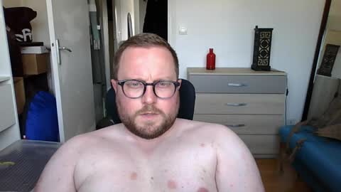 jeuneloup92 online show from May 27, 3:42 pm