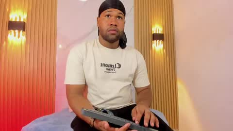 jeus_stanley online show from April 19, 3:39 am