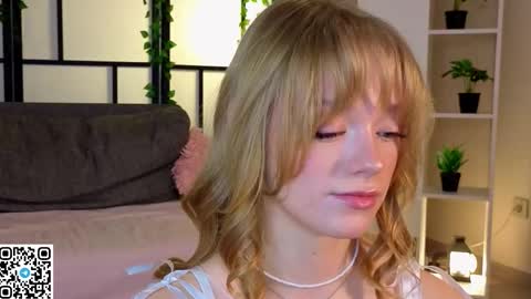 Gwen online show from March 5, 8:05 pm