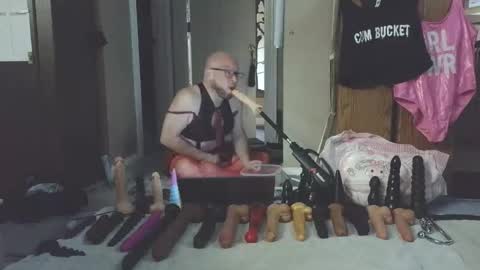 Snapshot of jghosty69 chatting on November 9, 2:04 pm Nasty Cumslut online show from November 9, 2:04 pm