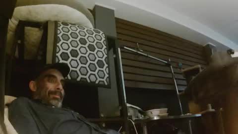 jglarsbel online show from March 20, 11:37 am