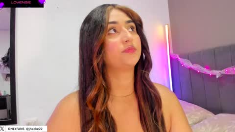 jhackelin  My independent account online show from December 12, 1:21 am