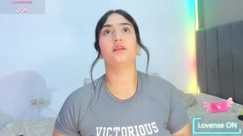 jhackelin  My independent account online show from February 22, 2:02 am