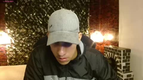 Snapshot of jheidertwink chatting on December 17, 3:39 am Jheider R. online show from December 17, 3:39 am