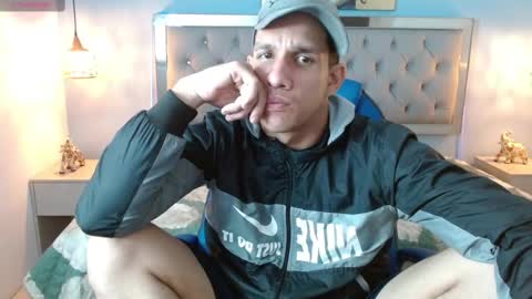 Snapshot of jheidertwink chatting on December 27, 10:34 am Jheider R. online show from December 27, 10:34 am