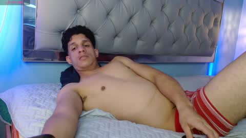 Snapshot of jheidertwink chatting on January 11, 8:22 am Jheider R. online show from January 11, 8:22 am