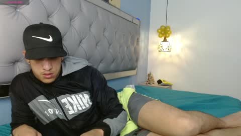 Snapshot of jheidertwink chatting on January 28, 10:45 am Jheider R. online show from January 28, 10:45 am