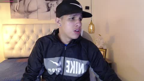 Snapshot of jheidertwink chatting on January 29, 4:05 am Jheider R. online show from January 29, 4:05 am