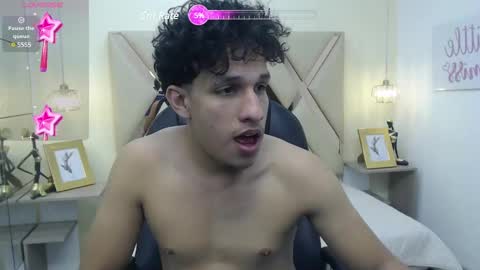 Snapshot of jheidertwink chatting on March 9, 8:10 pm Jheider R. online show from March 9, 8:10 pm