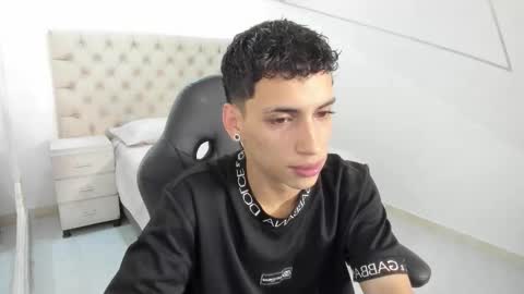 jhoanleandro online show from October 17, 5:32 am