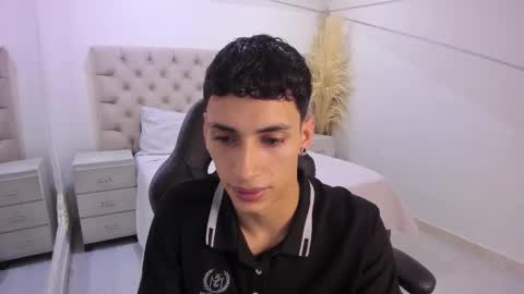 jhoanleandro online show from December 5, 4:10 am