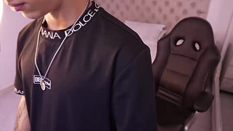 jhoanleandro online show from March 22, 5:44 am