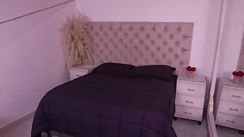 jhoanleandro online show from March 31, 4:46 am