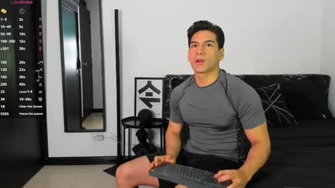JHOAN online show from May 26, 11:45 pm