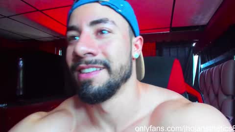 Jhojan Strong  online show from November 10, 8:30 pm