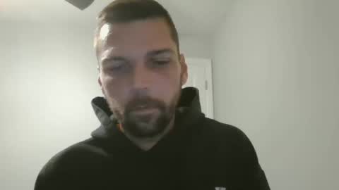 Snapshot of jholls chatting on December 11, 3:45 am jholls online show from December 11, 3:45 am