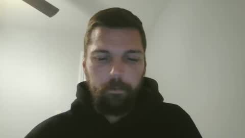 Snapshot of jholls chatting on February 5, 2:51 am jholls online show from February 5, 2:51 am