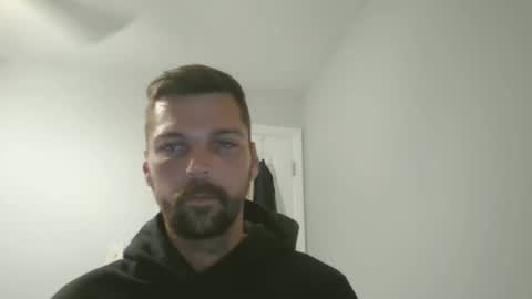 Snapshot of jholls chatting on March 4, 11:11 pm jholls online show from March 4, 11:11 pm