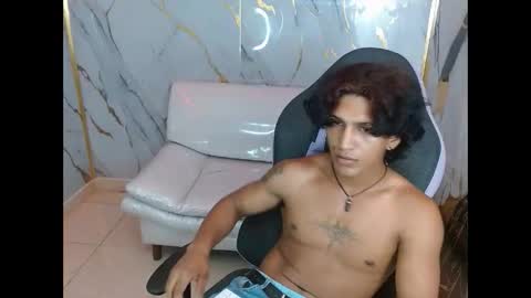 Snapshot of jhon_cooper18 chatting on February 1, 1:59 am jhost online show from February 1, 1:59 am