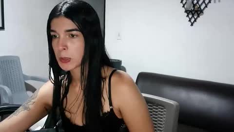 jhonanjessy online show from April 11, 4:06 am