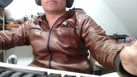 Snapshot of jhonatan_morales_s chatting on November 8, 6:13 am jhonatan_morales_s online show from November 8, 6:13 am