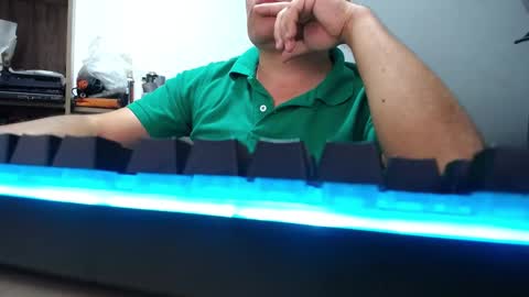 Snapshot of jhonatan_morales_s chatting on November 23, 5:51 am jhonatan_morales_s online show from November 23, 5:51 am