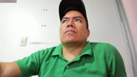 Snapshot of jhonatan_morales_s chatting on April 19, 2:11 am jhonatan_morales_s online show from April 19, 2:11 am