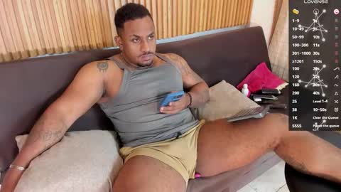 Snapshot of jhonblacke chatting on February 18, 5:03 am jhon online show from February 18, 5:03 am