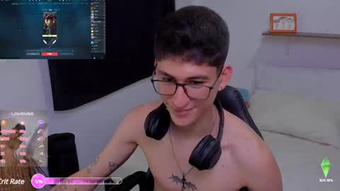 Snapshot of jhonleving chatting on March 10, 11:06 pm Jack online show from March 10, 11:06 pm