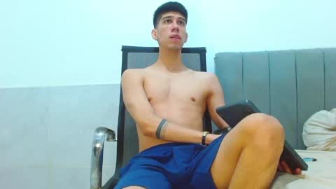 Snapshot of jhony_sex3 chatting on May 14, 10:33 am jhony_sex3 online show from May 14, 10:33 am