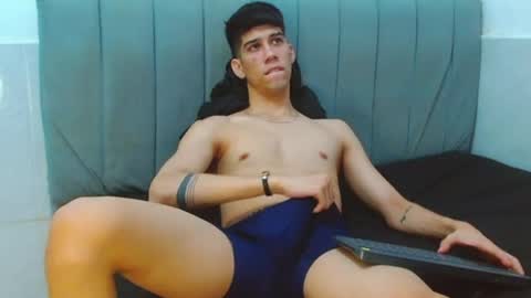 Snapshot of jhony_sex3 chatting on August 1, 8:13 am jhony_sex3 online show from August 1, 8:13 am