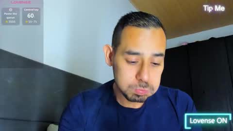 Snapshot of jhonyalzate chatting on October 14, 12:11 am Jhony Alzate online show from October 14, 12:11 am