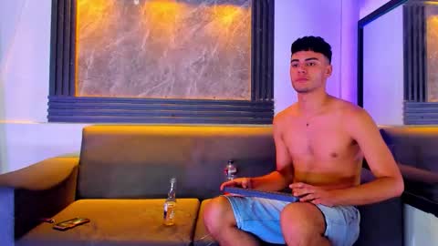 Snapshot of jhostin_1 chatting on November 20, 9:14 pm jhostin_1 online show from November 20, 9:14 pm