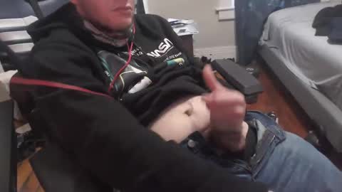 Snapshot of jhypelvx chatting on December 6, 12:38 pm jay online show from December 6, 12:38 pm