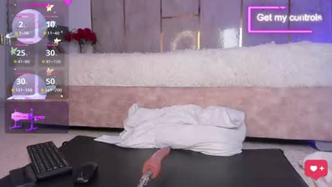 Snapshot of jiggly_ chatting on June 26, 5:34 am Jiggly online show from June 26, 5:34 am