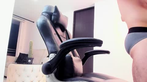 jim_dupont online show from April 4, 1:48 am