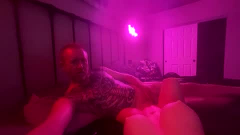 Snapshot of jimboslice4u2 chatting on July 10, 6:32 pm jimboslice4u2 online show from July 10, 6:32 pm