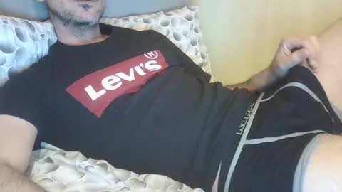 Snapshot of jimboyxxx00 chatting on November 8, 4:18 pm jimboyxxx00 online show from November 8, 4:18 pm