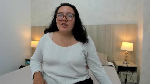 Snapshot of jimena_sandoval chatting on December 16, 8:14 pm Jimena online show from December 16, 8:14 pm