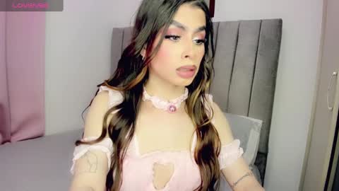 Snapshot of jimenna__ chatting on January 6, 5:08 am jimenna online show from January 6, 5:08 am