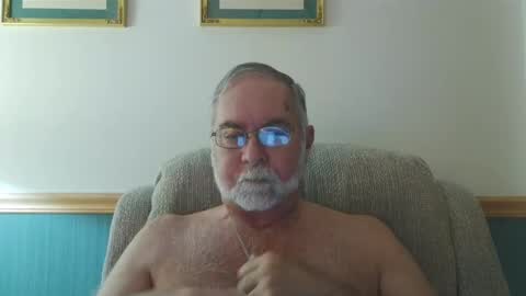 Snapshot of jimpatm chatting on October 6, 10:40 pm Jim online show from October 6, 10:40 pm
