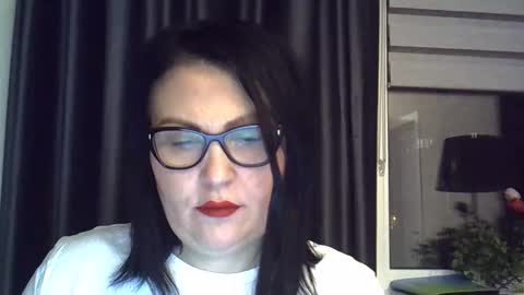 Snapshot of jina_ami chatting on December 1, 2:00 pm jina_ami online show from December 1, 2:00 pm