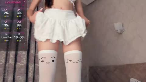 Snapshot of jinny_garland chatting on February 18, 6:26 pm Jinny online show from February 18, 6:26 pm