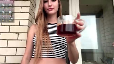 Snapshot of jinnyjaquins chatting on October 21, 7:20 am Jinny online show from October 21, 7:20 am