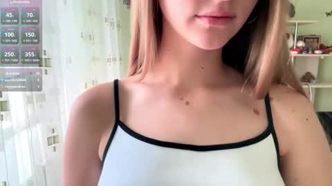 Snapshot of jinnyjaquins chatting on October 23, 7:40 am Jinny online show from October 23, 7:40 am