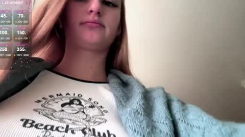 Snapshot of jinnyjaquins chatting on December 1, 7:24 am Jinny online show from December 1, 7:24 am