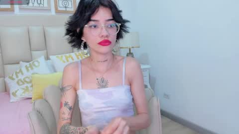 jinx blue  online show from April 18, 3:32 am